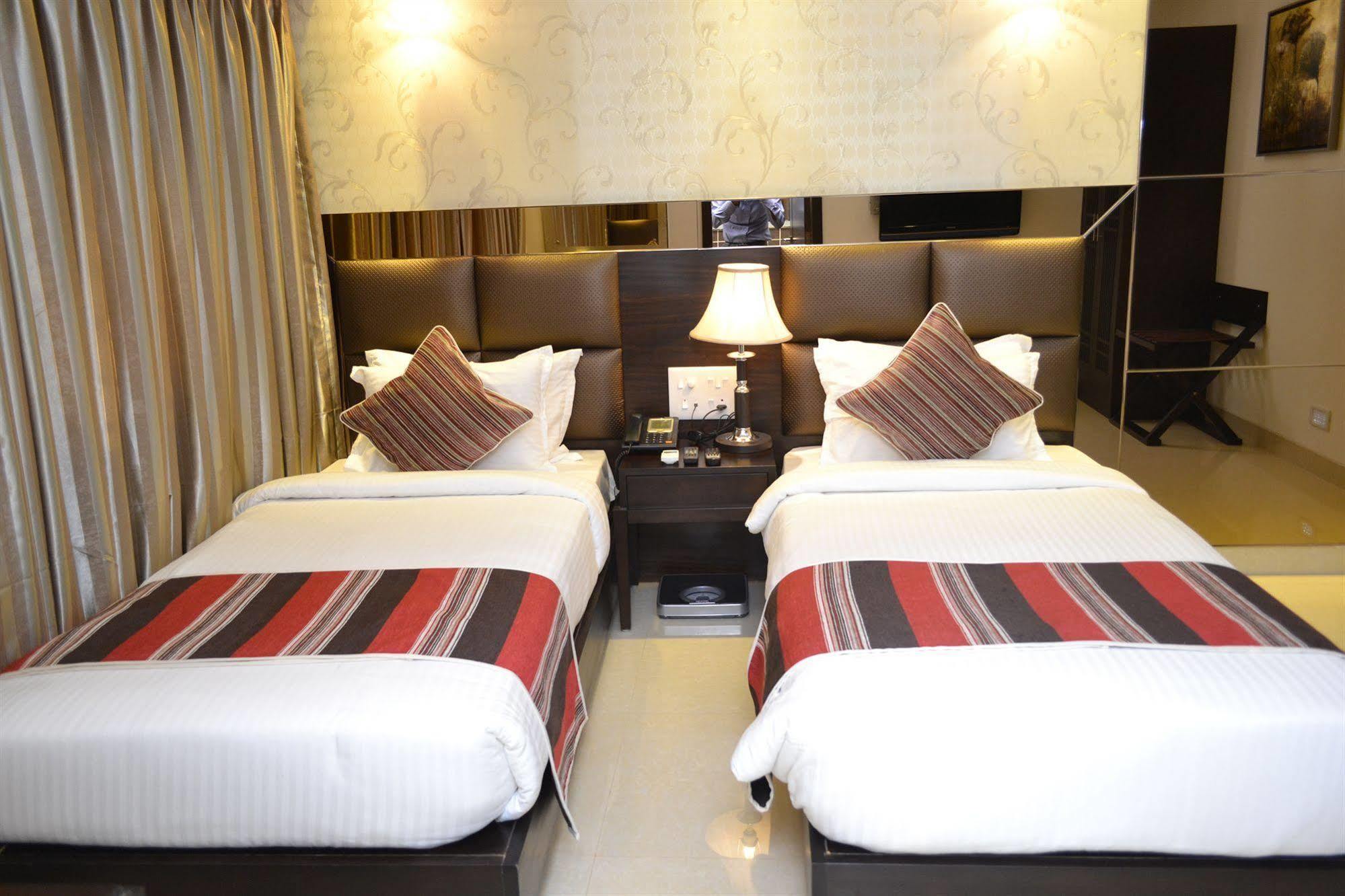 Hotel Manama Bombay Esterno foto